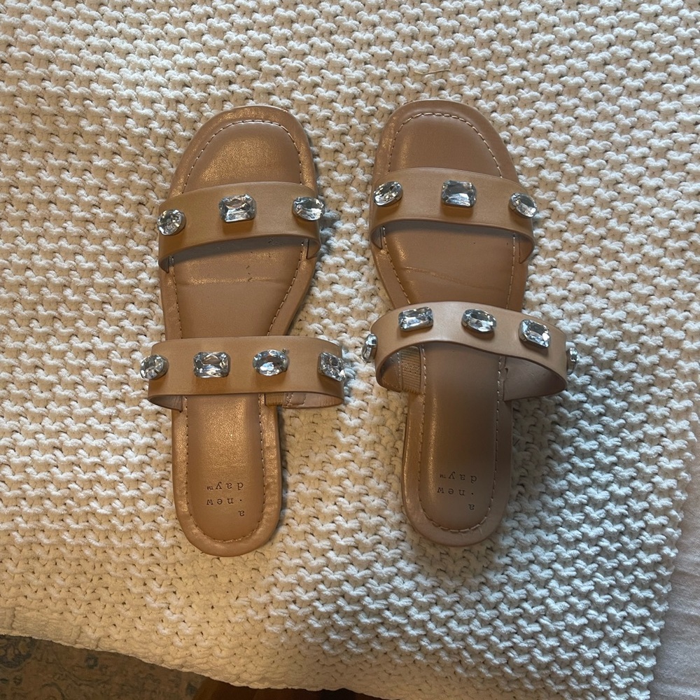Sandals with silver jems